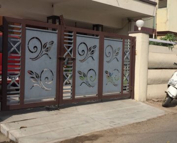 Gate