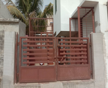 Gate